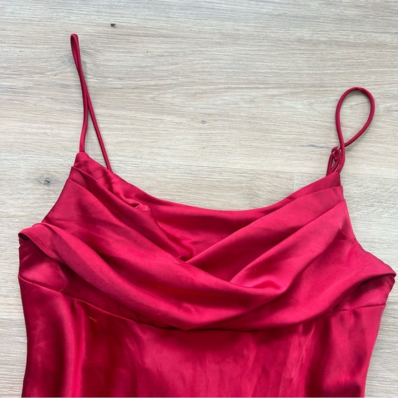 Selfie Leslie Well Versed Pleated Bust Front Split Dress in Wine - Picture 14 of 16